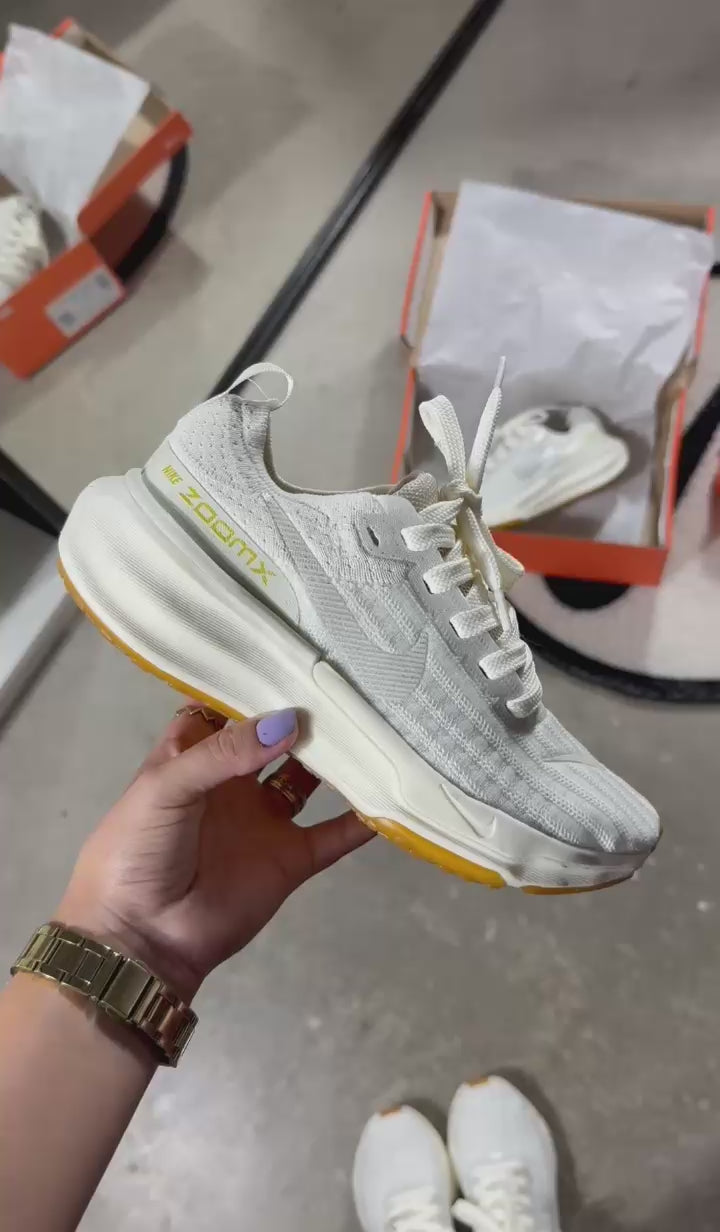 Tênis Zoom x Invincible Run 3