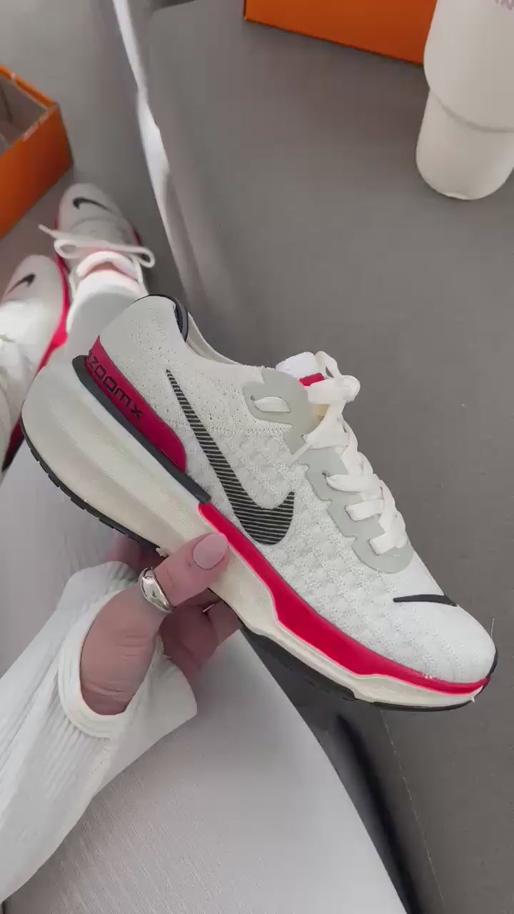 Tênis Zoom x Invincible Run 3