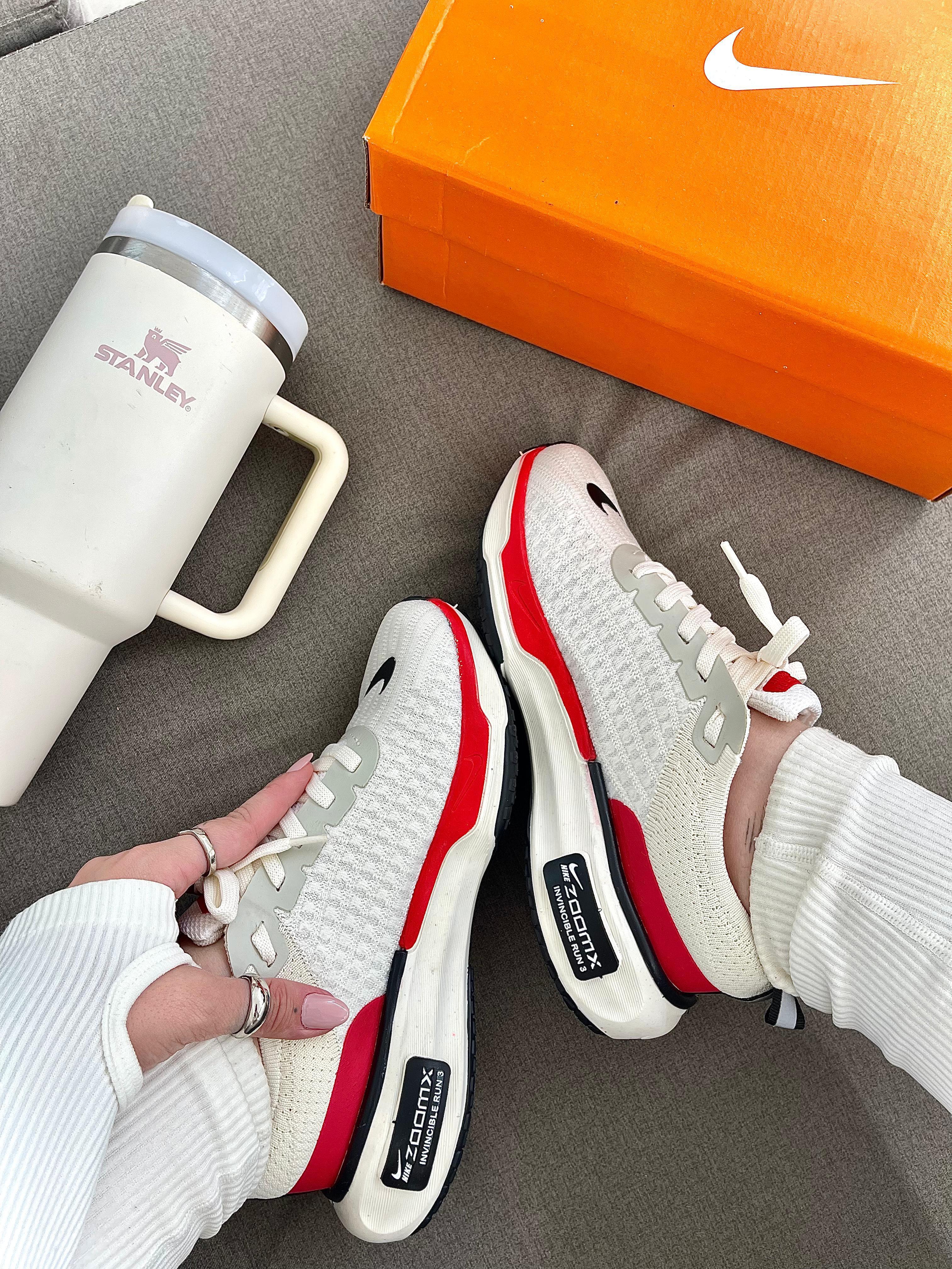 Tênis Zoom x Invincible Run 3