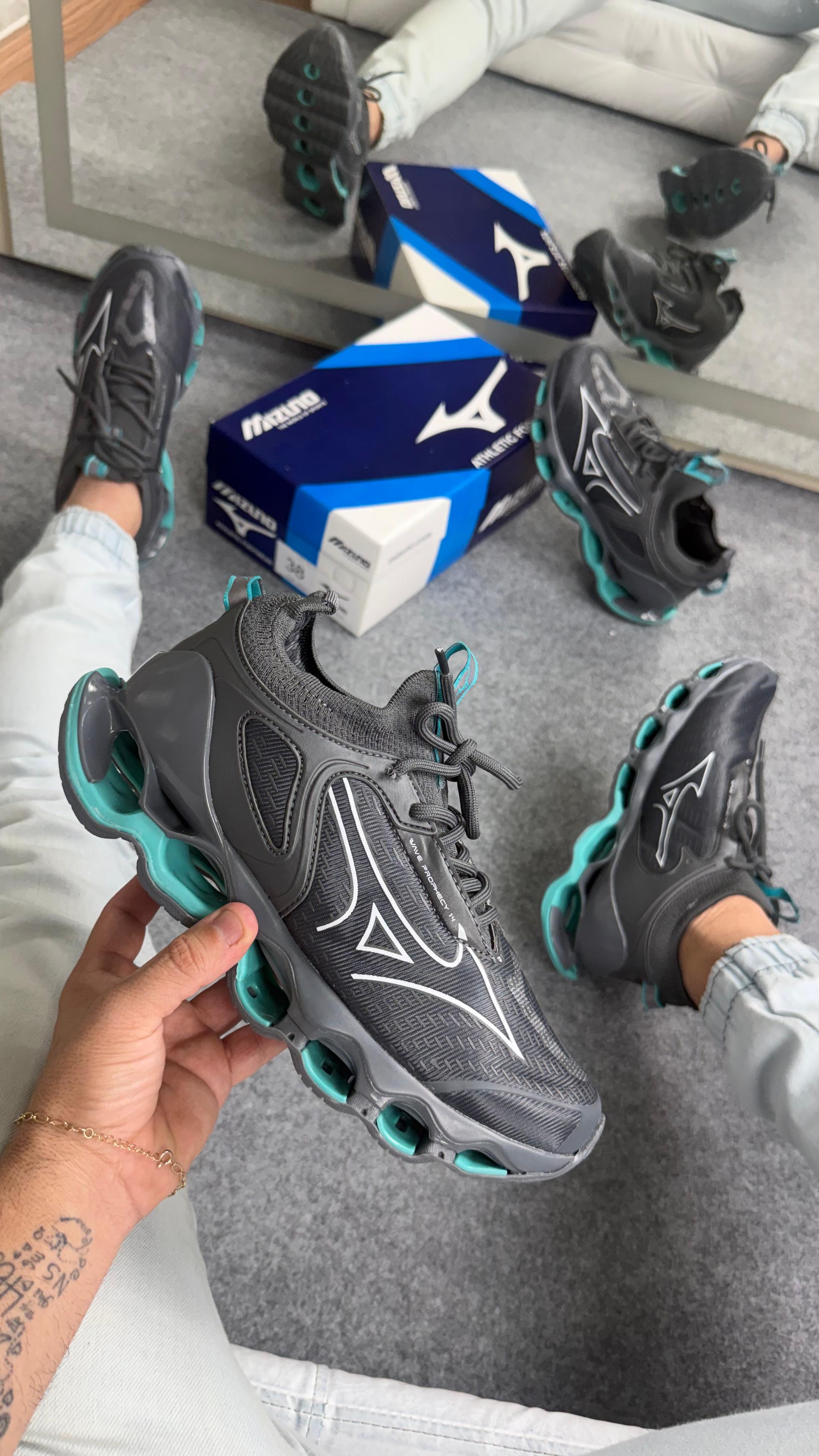 Mizuno Pro 14