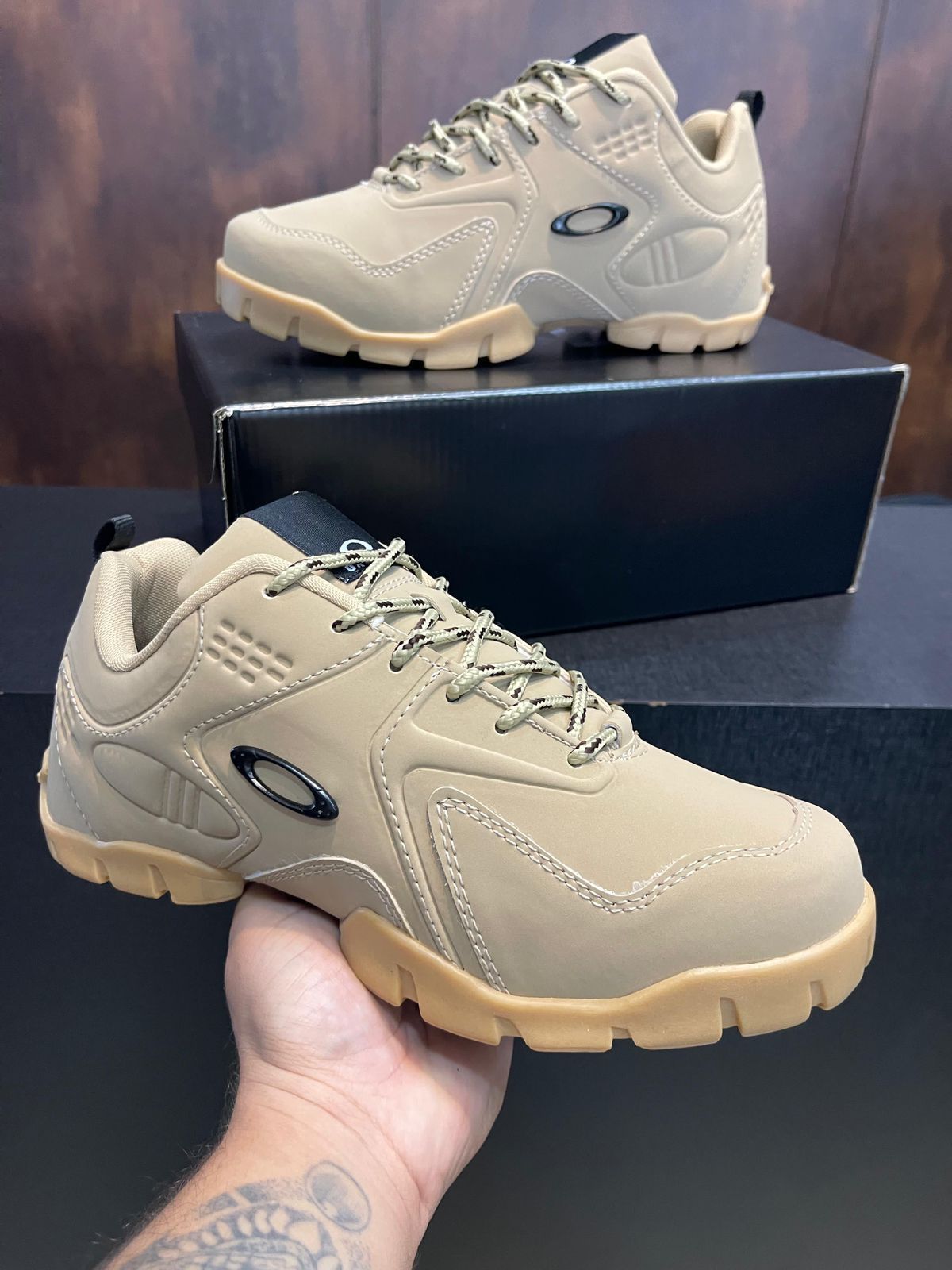 Tênis Oakley STRATUS
