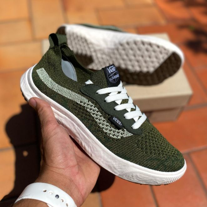 Tênis Vans Ultrarange Vr3